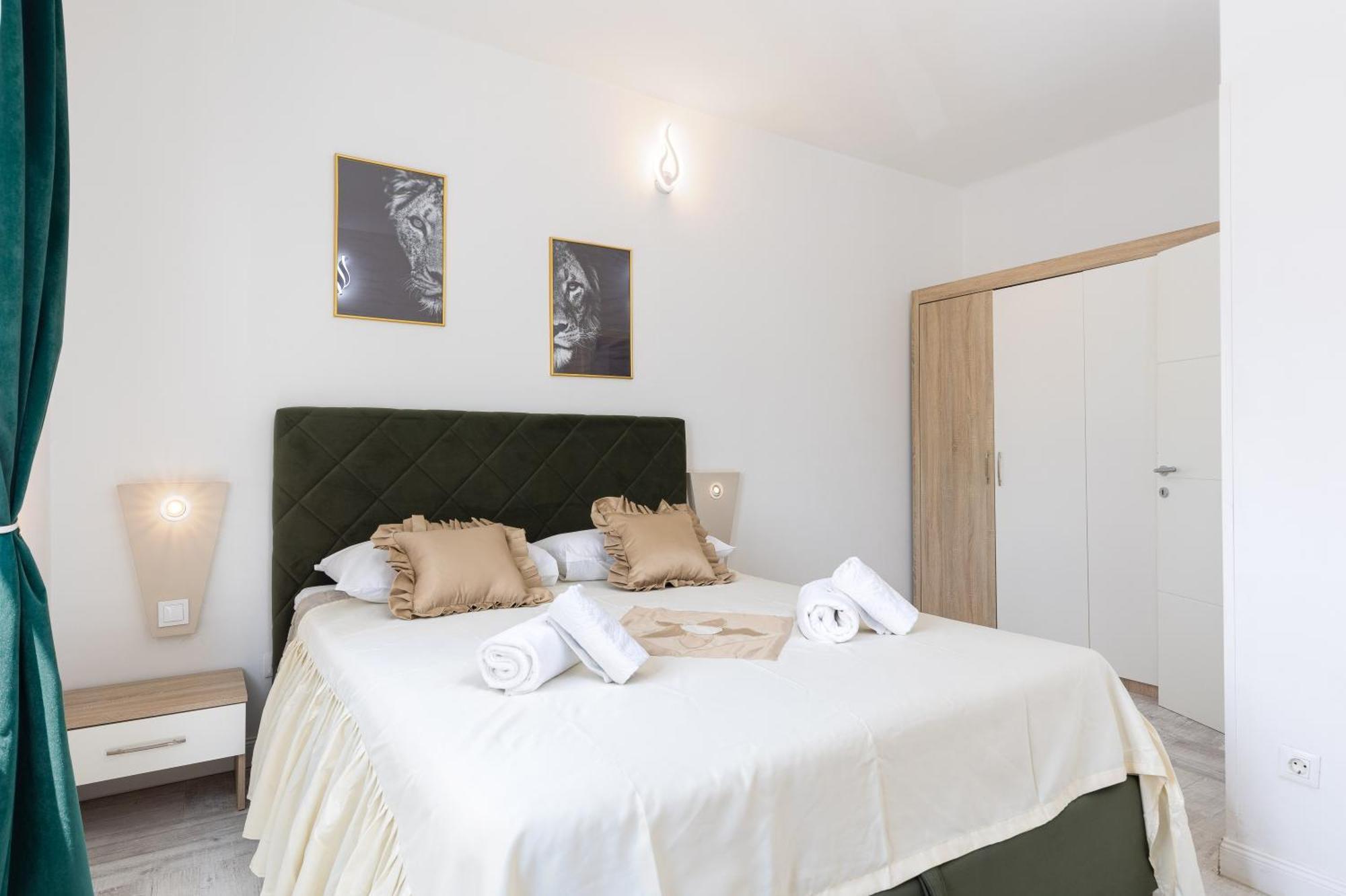 Lions Suites Split Bagian luar foto