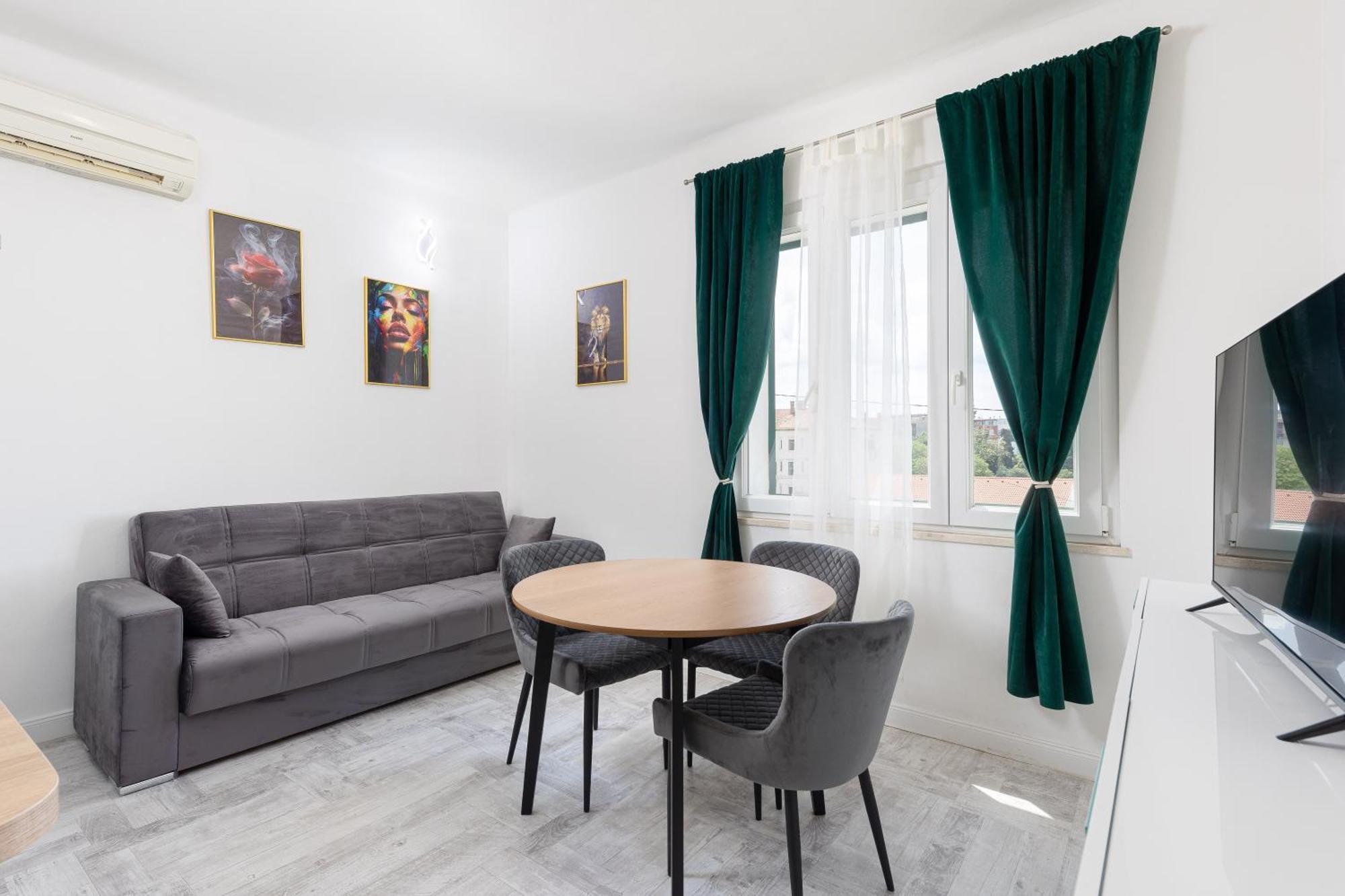 Lions Suites Split Bagian luar foto